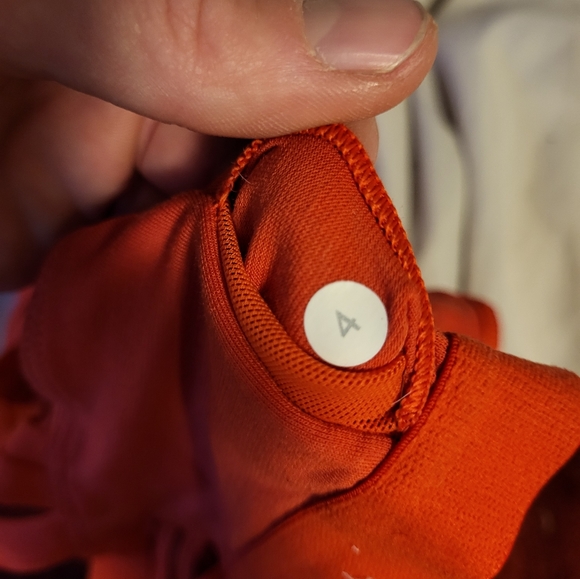 Lululemon red workout tank - size 4 - Picture 4 of 4